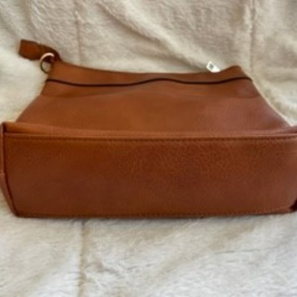 Crossbody & wristlet set - Picture 3 of 4